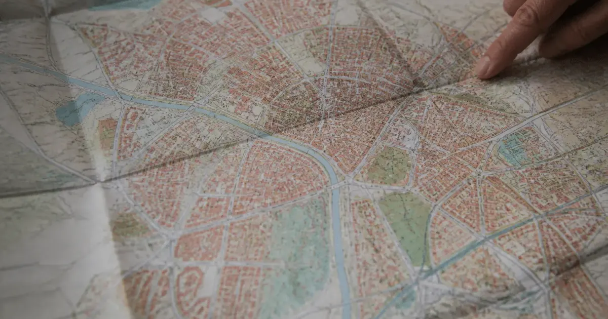 Carte de Bourges montrant zones urbaines densement peuplees