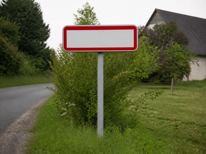 Panneau entree village affichant population Saint-Remy-sur-Avre