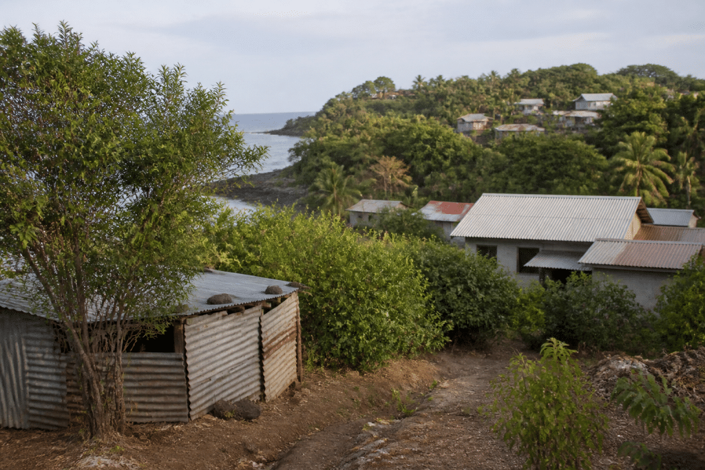 Côte ouest Mayotte villages dispersés habitat concentré bourg